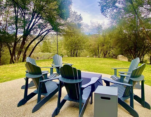 Private and Serene house with a Spa, near Yosemite & Bass Lake