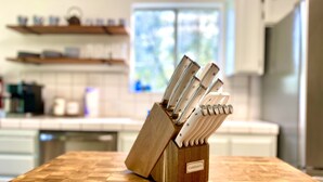 Kaffetrakter/tekoker, kjøleskap, mikrobølgeovn og ovn
