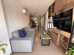 Interior - ApartaLoft Laureles/AC/24/7 security/ parking/ near 2 laureles park (Medellín)