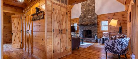 المنشأة من الداخل