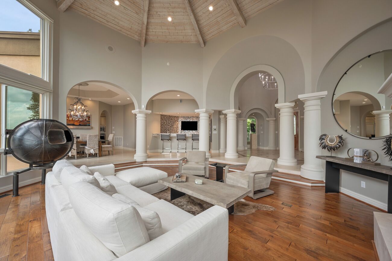 Sunset Villa with Panoramic Mountain Views