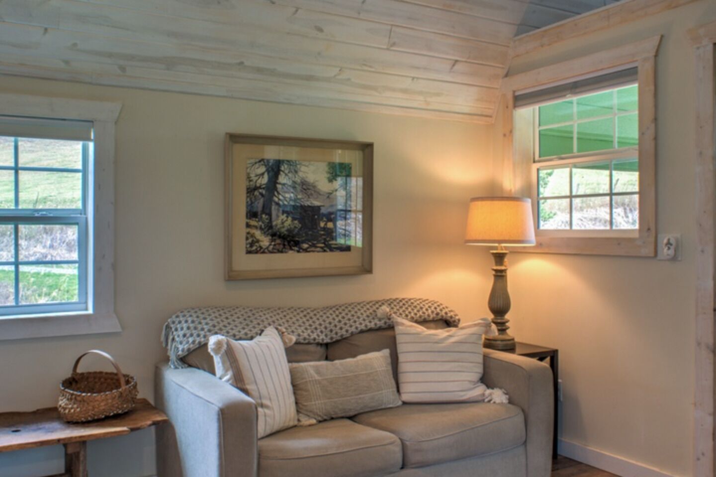 Halewood Farm Cottage: fire pit, pond, gazebo and pet friendly!