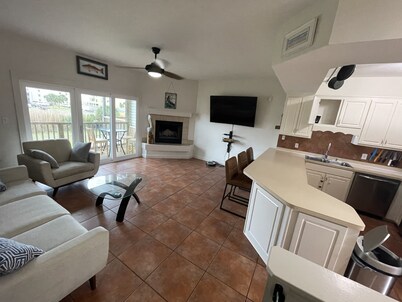 200 yds from beach! Garage now available for guest access!