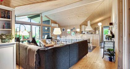 Family summer house in quiet area 8 adults 2 ch