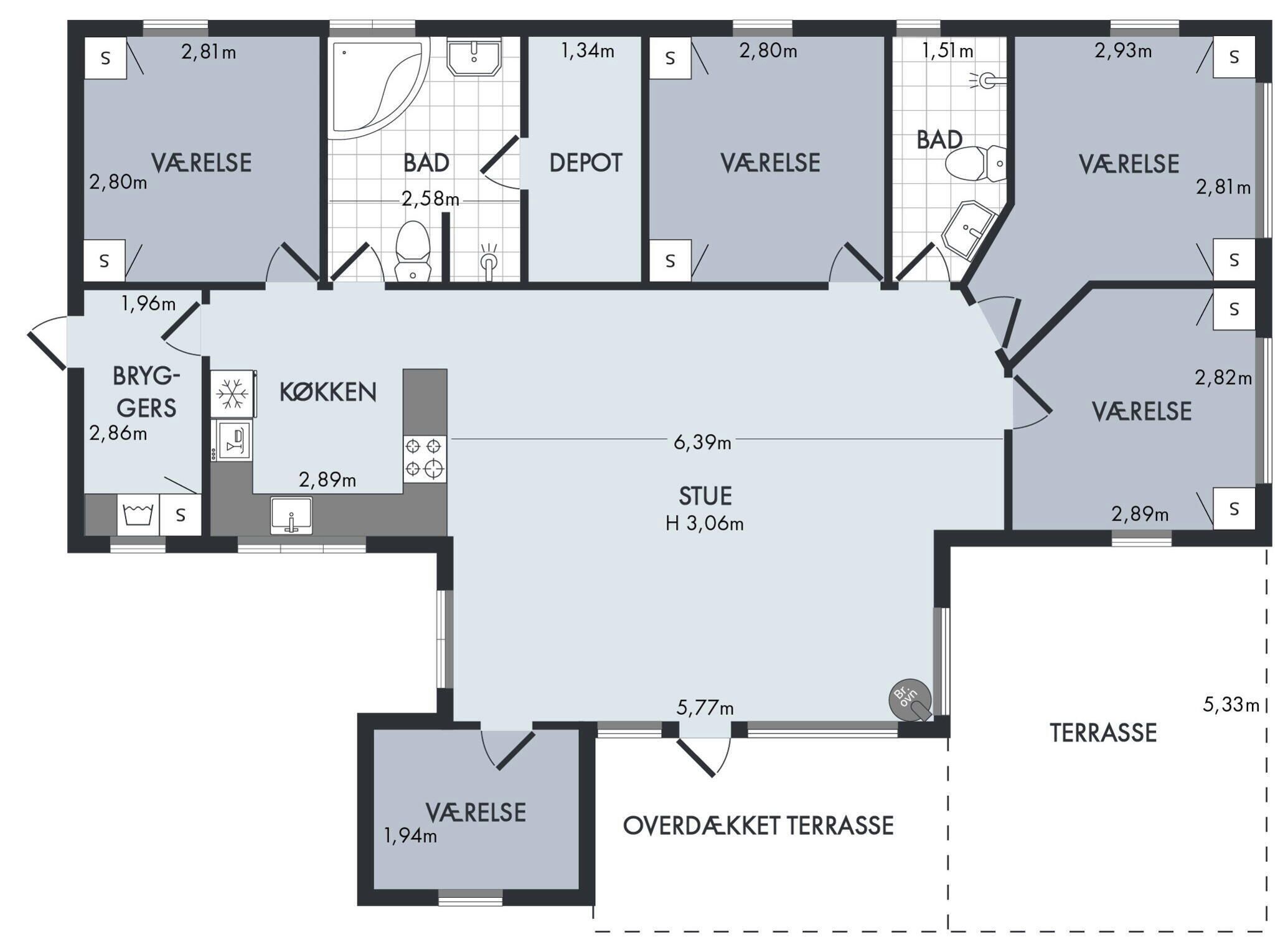 A hotel floor plan with multiple ensuite bathrooms, a kitchenette, a dining area, and a terrace.