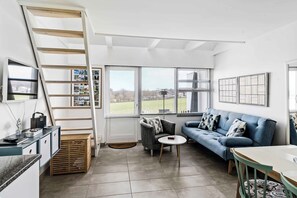 TV - Bornholm holiday apartment with sea view (Allinge)