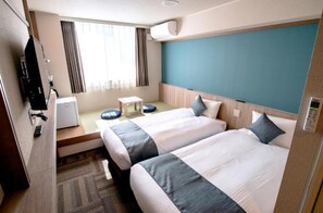1 bedroom, desk, free WiFi, bed sheets
