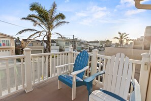 Property grounds - Coastal Haven w/ Large Rooftop Deck & Beach Access 🏖️ (Oceano)