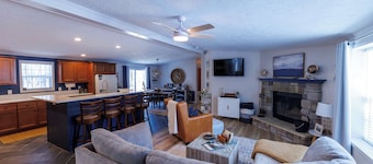 Private, Updated Baileys Harbor Home: The Roost