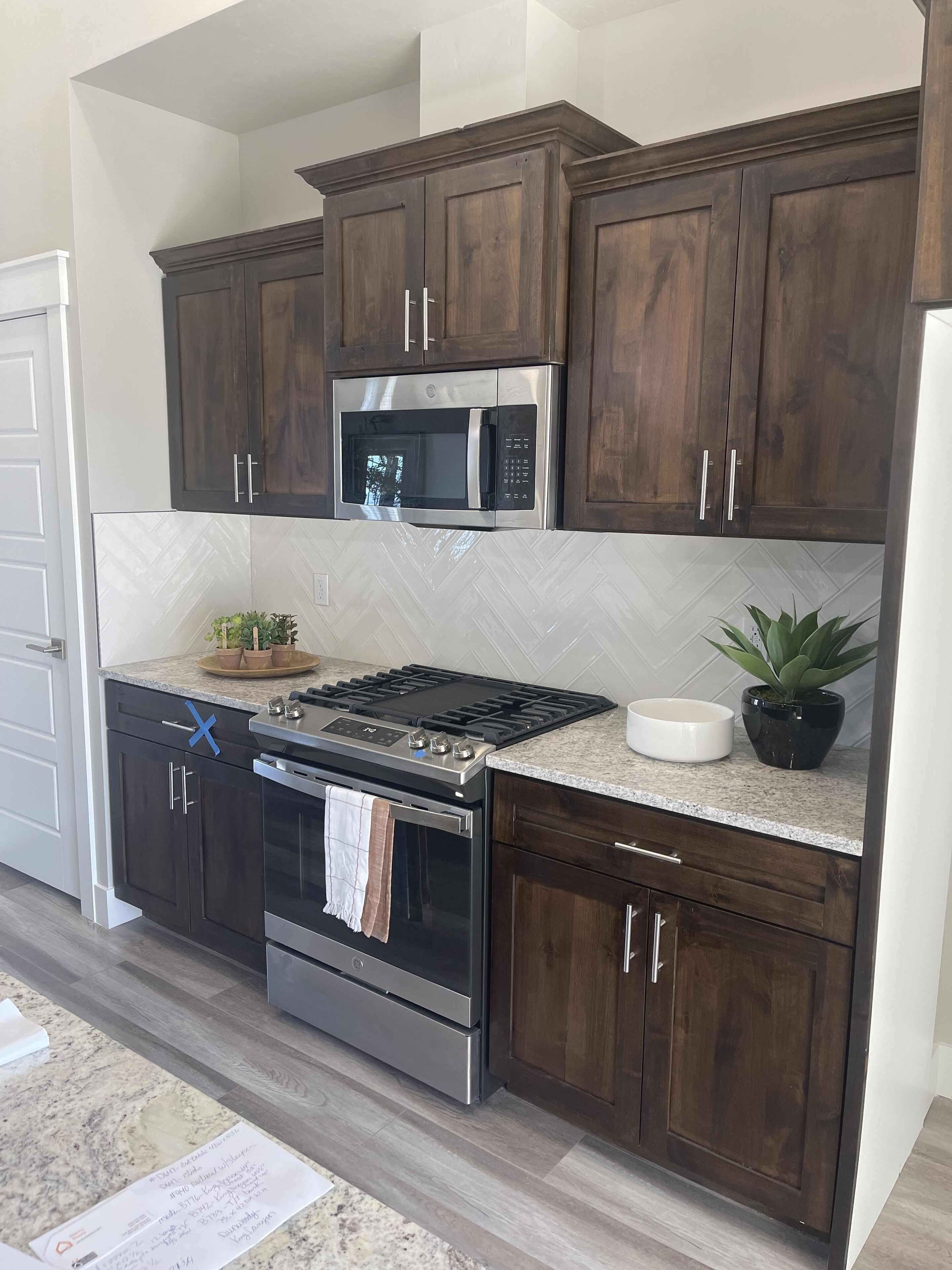 Enjoy the Sunsets in this luxurious and spacious home in Fruitland!