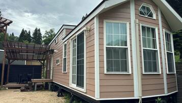 Cottage Familial, non-fumeurs | Coffres-forts dans les chambres, bureau