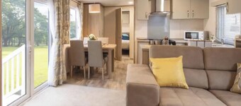 Coopers Beach 3-Bed Caravan, Sleeps 8 & Pets Ok