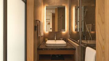 Shower Queen (No Bathtub) | Bathroom