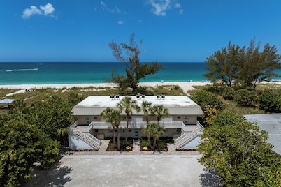 🏝Beachfront Condo Overlooking Gulf of Mexico🏝