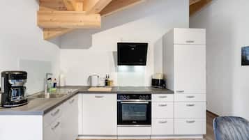 Refrigerador, horno, parrilla de estufa y lavavajillas