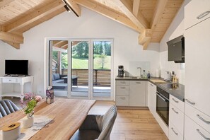 Geladeira, fogão, cooktop, lava-louças