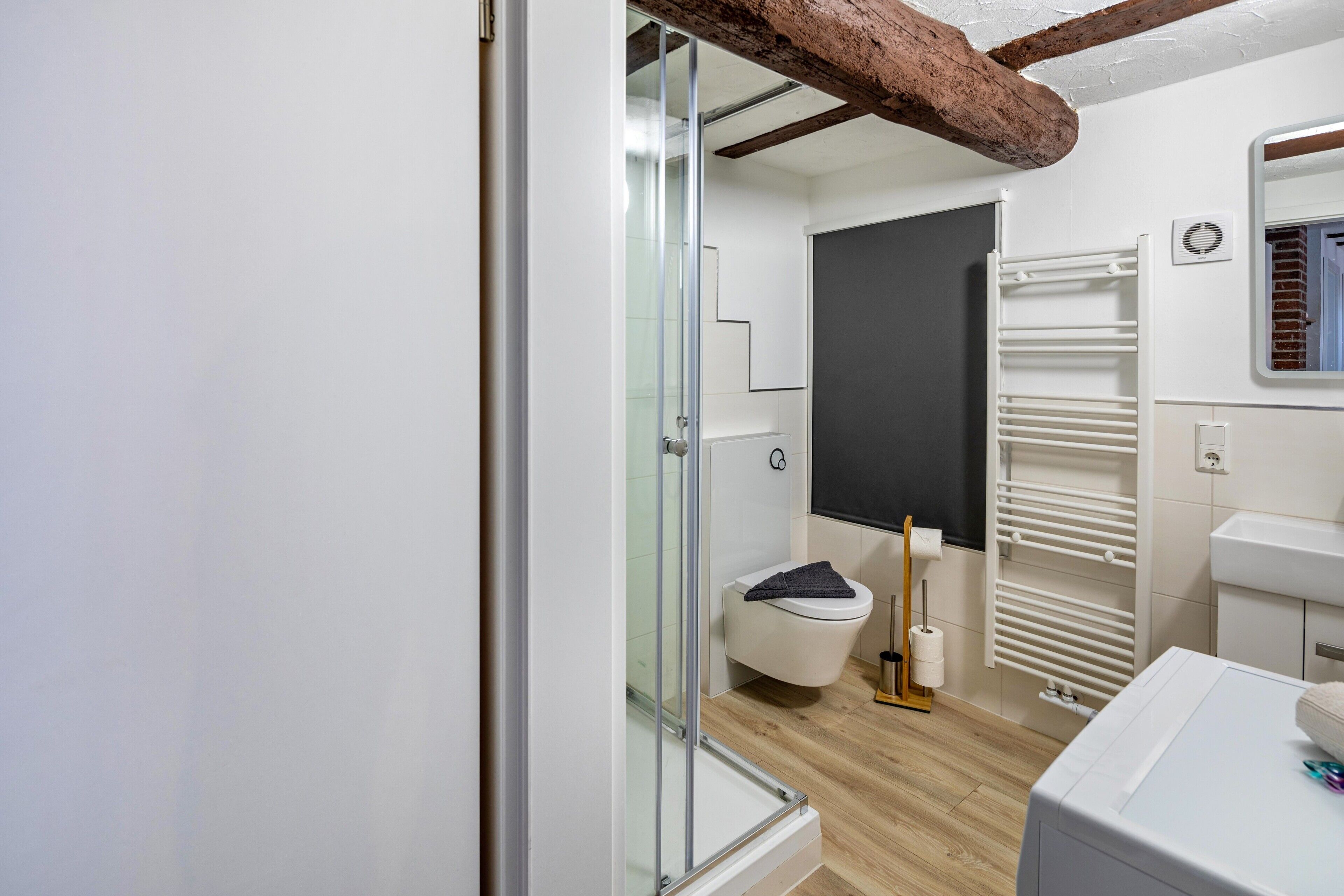 Shower, free toiletries, hair dryer, towels