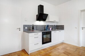 Réfrigérateur, four, plaque de cuisson, lave-vaisselle