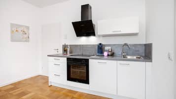 Refrigerador, horno, parrilla de estufa y lavavajillas