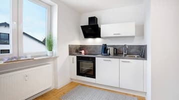 Kühlschrank, Ofen, Herdplatte, Geschirrspüler