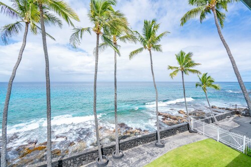 spectacular ocean front studio condo,  Magic sands, ideal view and location