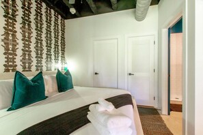 Schreibtisch, Bügeleisen/Bügelbrett, WLAN, Bettwäsche