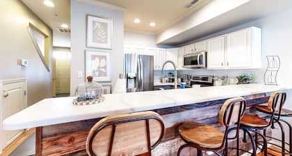 Captiva @ Eagles Landing Townhouse - 3 pools, tennis, parking, 1 mile to beach