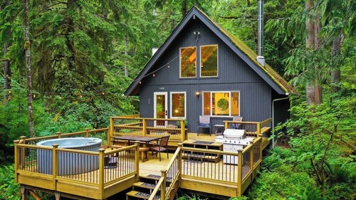 Mt Bakers Couples Cabin Escape -Hot Tub & Romance