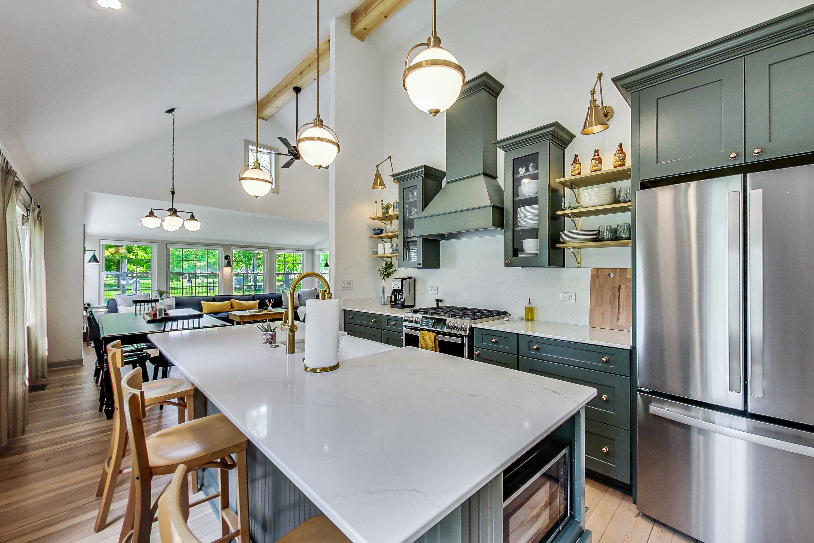 冰箱、微波炉、烤箱、炉灶