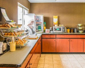 Dining - Baymont by Wyndham Flint Airport North (Flint)