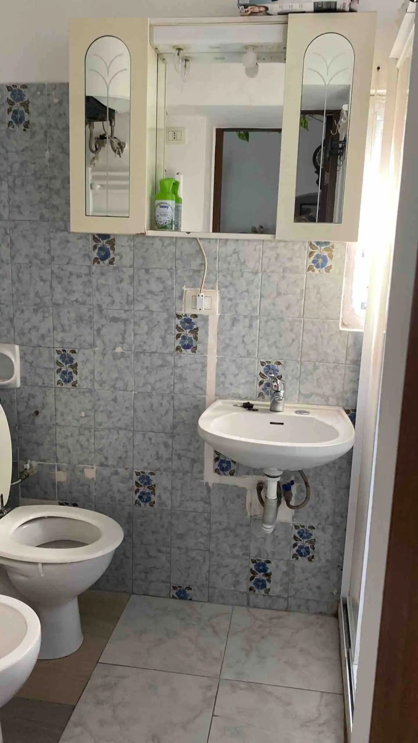 Private room in charming apartment