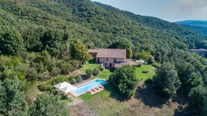 Exterior - Independent villa on two floors, sleeps 8 , with private garden and pool. Air conditioning (Gambassi Terme)