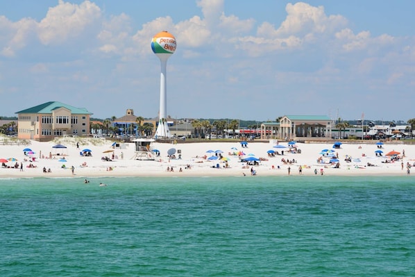 Beach - Unbeatable Location-Walk To The Wahoos Stadium, Community Maritime Park or Palafox-Sm. Dog Friendly (Pensacola)