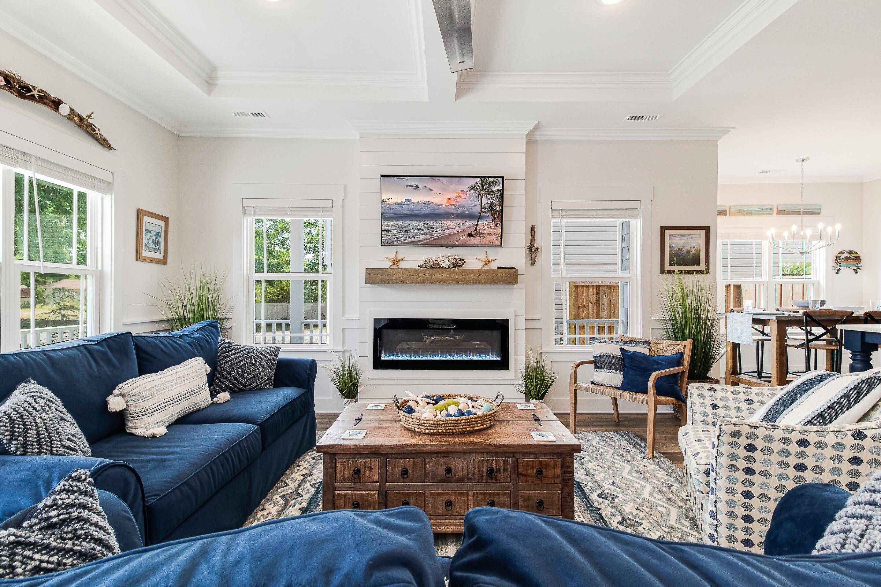 Wonderful New Dog Friendly Home with Hot Tub, Golf Cart and Screened In Porch, Easy Access to Beach