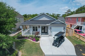 Exterior - Wonderful New Dog Friendly Home with Hot Tub, Golf Cart and Screened In Porch, Easy Access to Beach (Oak Island)