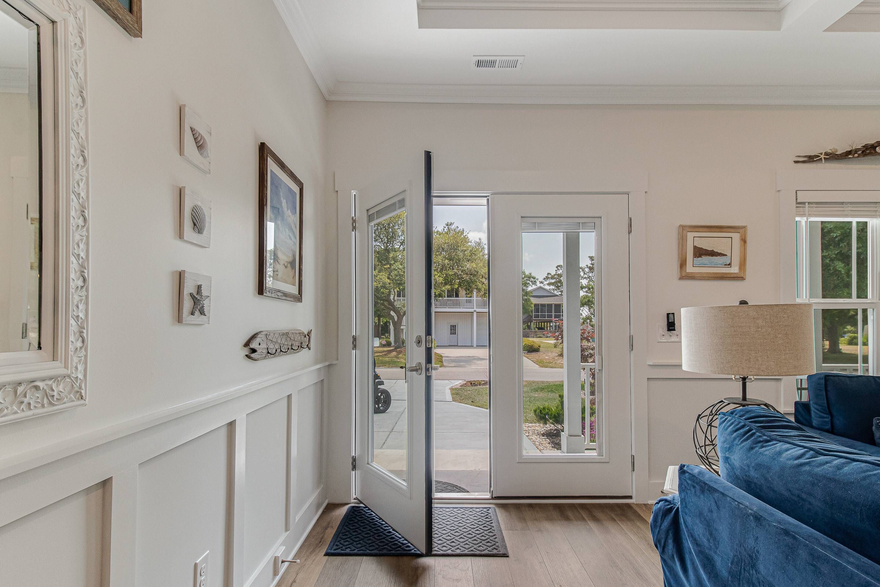 Wonderful New Dog Friendly Home with Hot Tub, Golf Cart and Screened In Porch, Easy Access to Beach