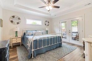 3 bedrooms, iron/ironing board, free WiFi, bed sheets - Wonderful New Dog Friendly Home with Hot Tub, Golf Cart and Screened In Porch, Easy Access to Beach (Oak Island)