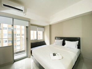 Room - Minimalist Studio Room LRT City Jatibening Apartment (Bekasi)