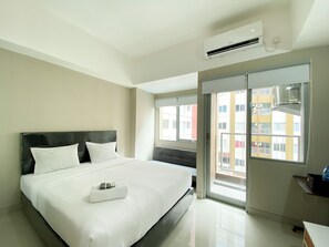 Apartment - Homey and Cozy Stay Studio LRT City Jatibening Apartment (Bekasi)
