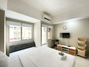 Apartment - Homey and Cozy Stay Studio LRT City Jatibening Apartment (Bekasi)