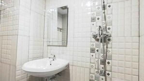 Apartment | Bilik Mandi