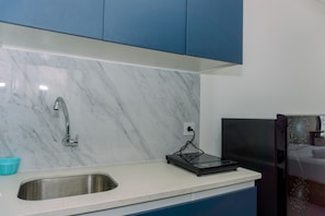 Apartment, 2 Bedrooms | Private kitchen
