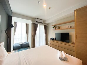 Apartment - Simply Look And Warm Studio Room Tamansari Iswara Apartment (Bekasi)