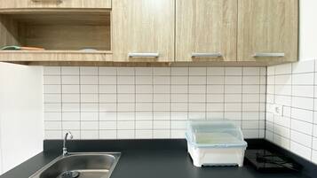 Apartment | Private kitchen | Full-sized fridge, stovetop