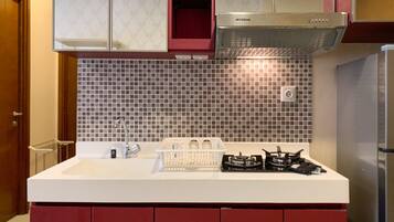 Apartament, 2 dormitoris | Cuina privada | Frigorífic gran i placa de cuina