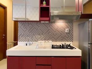 Apartment, 2 Bedrooms | Dapur peribadi | Peti sejuk/penyejuk beku saiz penuh, dapur