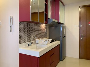 Apartament, 2 dormitoris | Cuina privada | Frigorífic gran i placa de cuina 