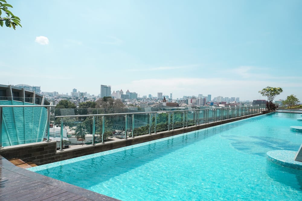 Spacious And Comfort Living 2Br At Menteng Park Apartment
