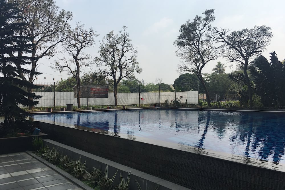 Homey 2Br Apartment At The Edge Bandung