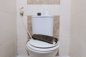 Apartment, 2 Bedrooms | Bathroom